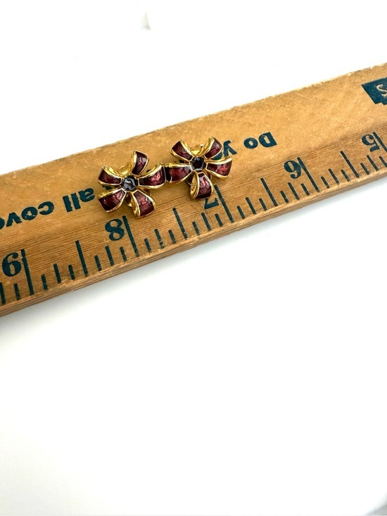 Jewelry - Vintage Pierced Earrings